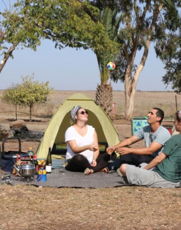 תמונה של חאן אל על: להתעורר לנוף של המצוק - למטייל בישראל (טיולי)